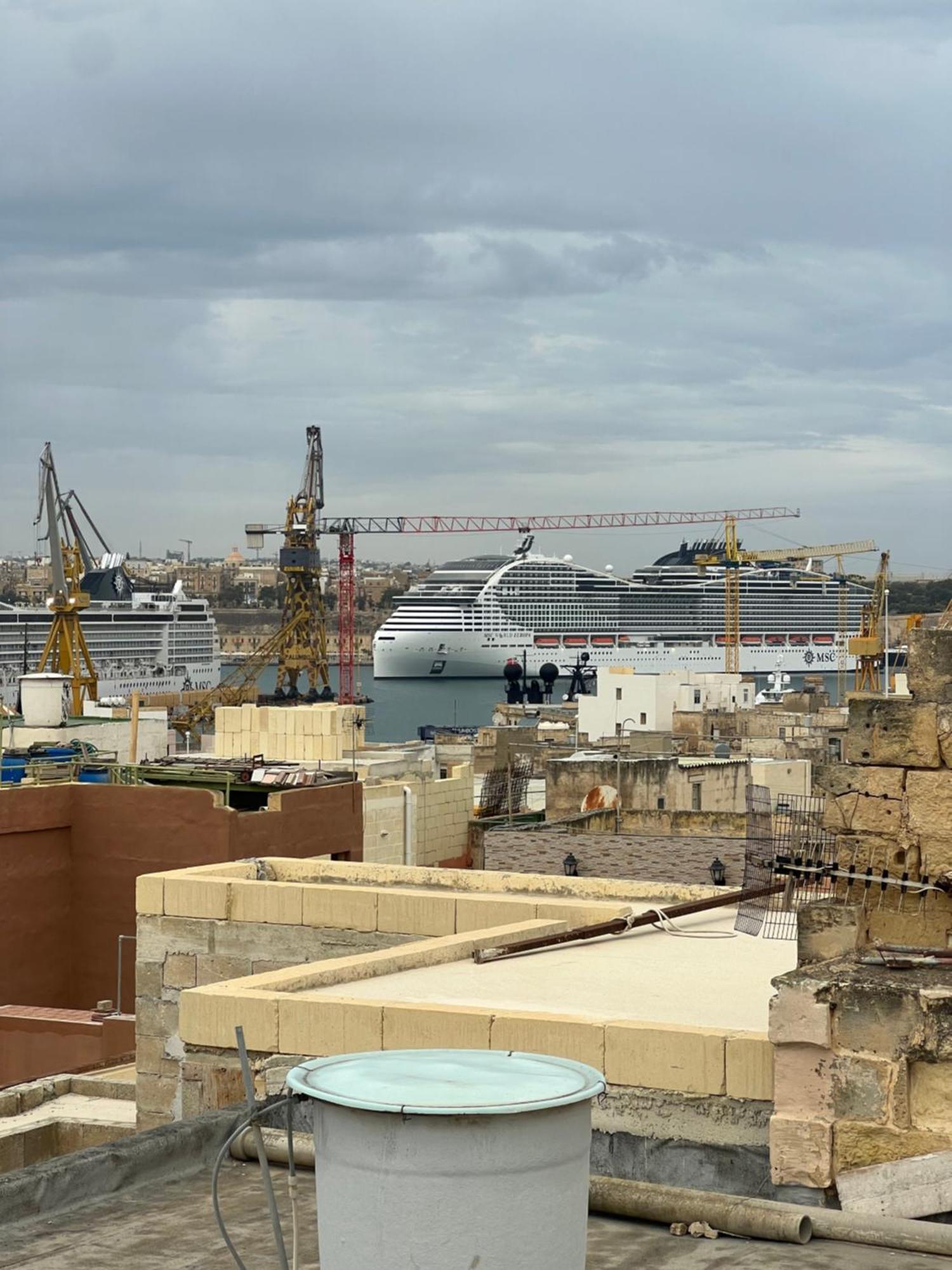 Dar Barbara Duplex 2 Double Bedrooms,2 Sofa Beds Large House With Terrace Roof Views Of Valletta Cospicua Exterior photo