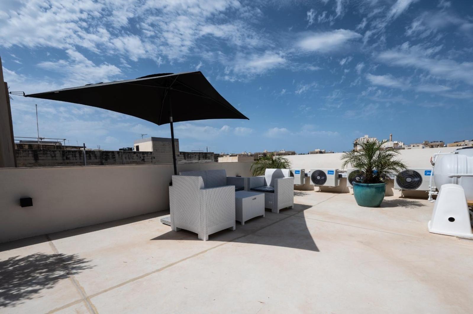 Dar Barbara Duplex 2 Double Bedrooms,2 Sofa Beds Large House With Terrace Roof Views Of Valletta Cospicua Exterior photo